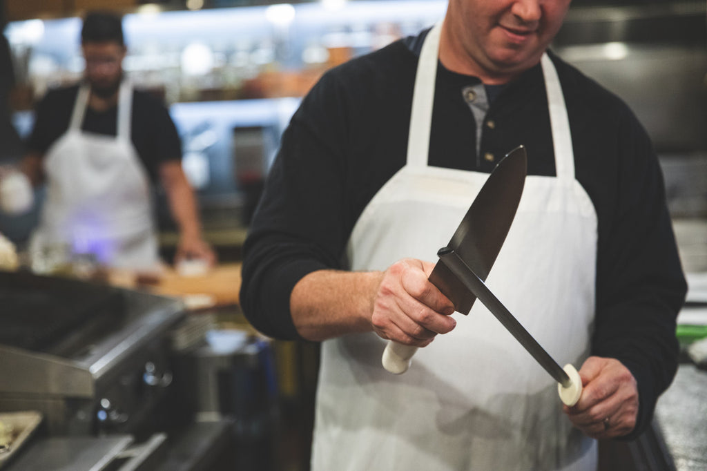 How to Properly Use Kitchen Knives